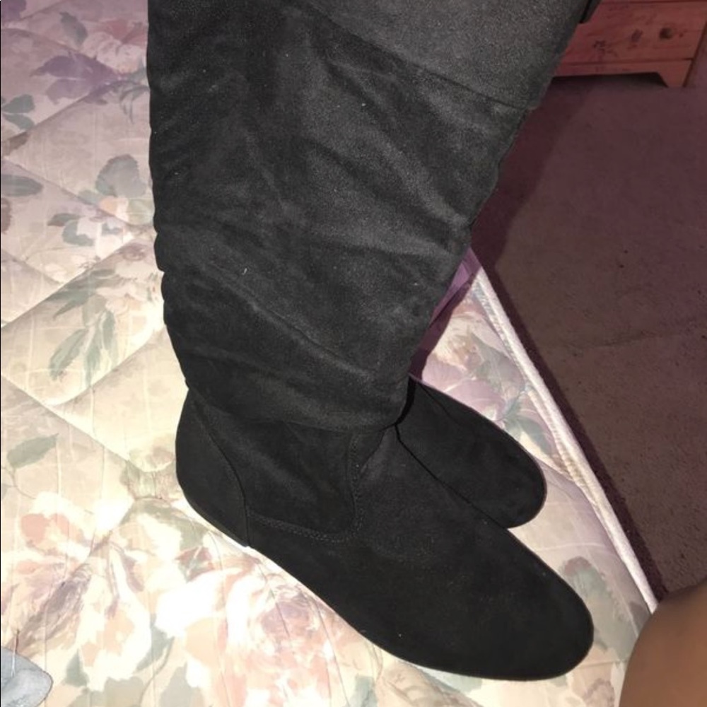 Boots - Picture 3 of 3